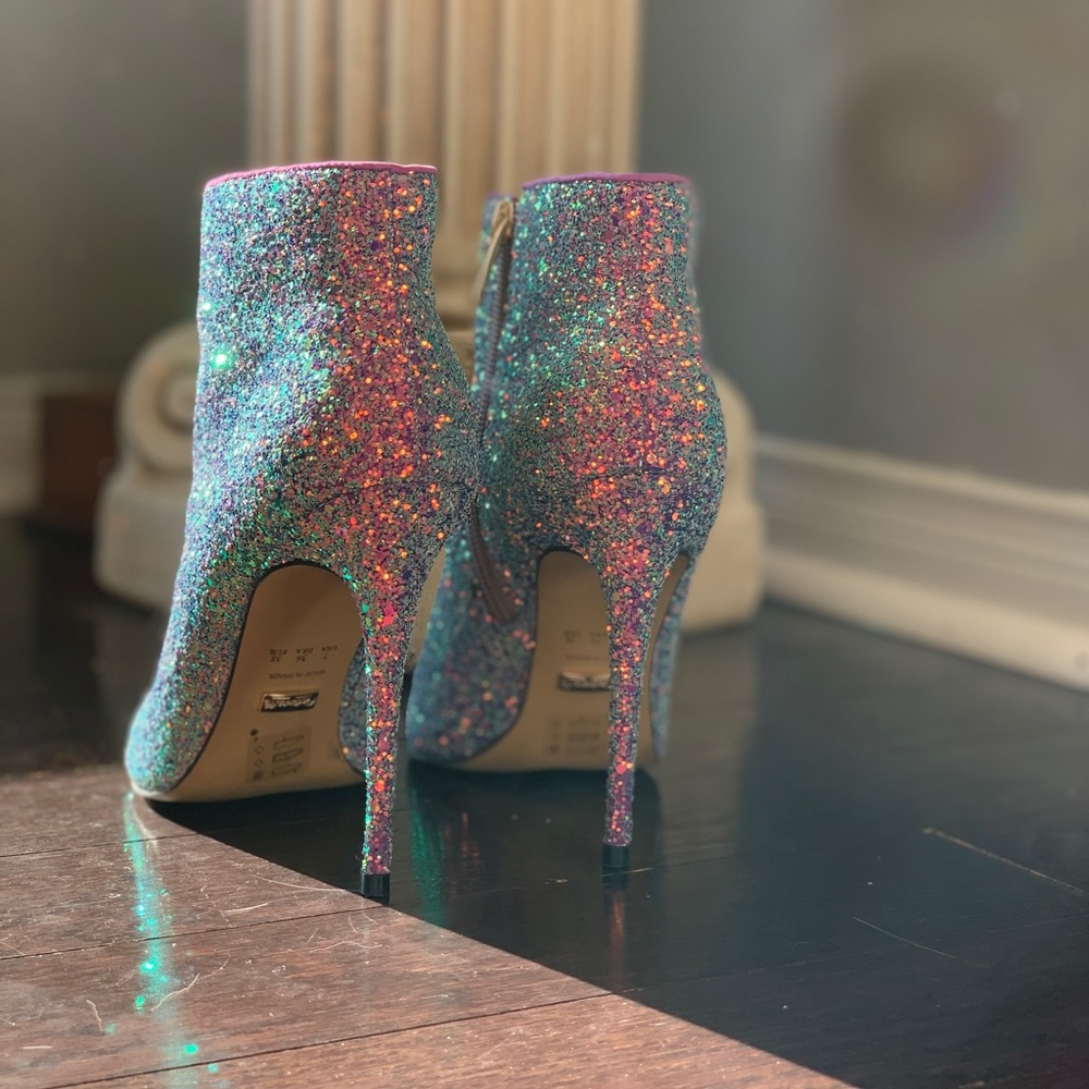 Heels - Picture 4 of 8